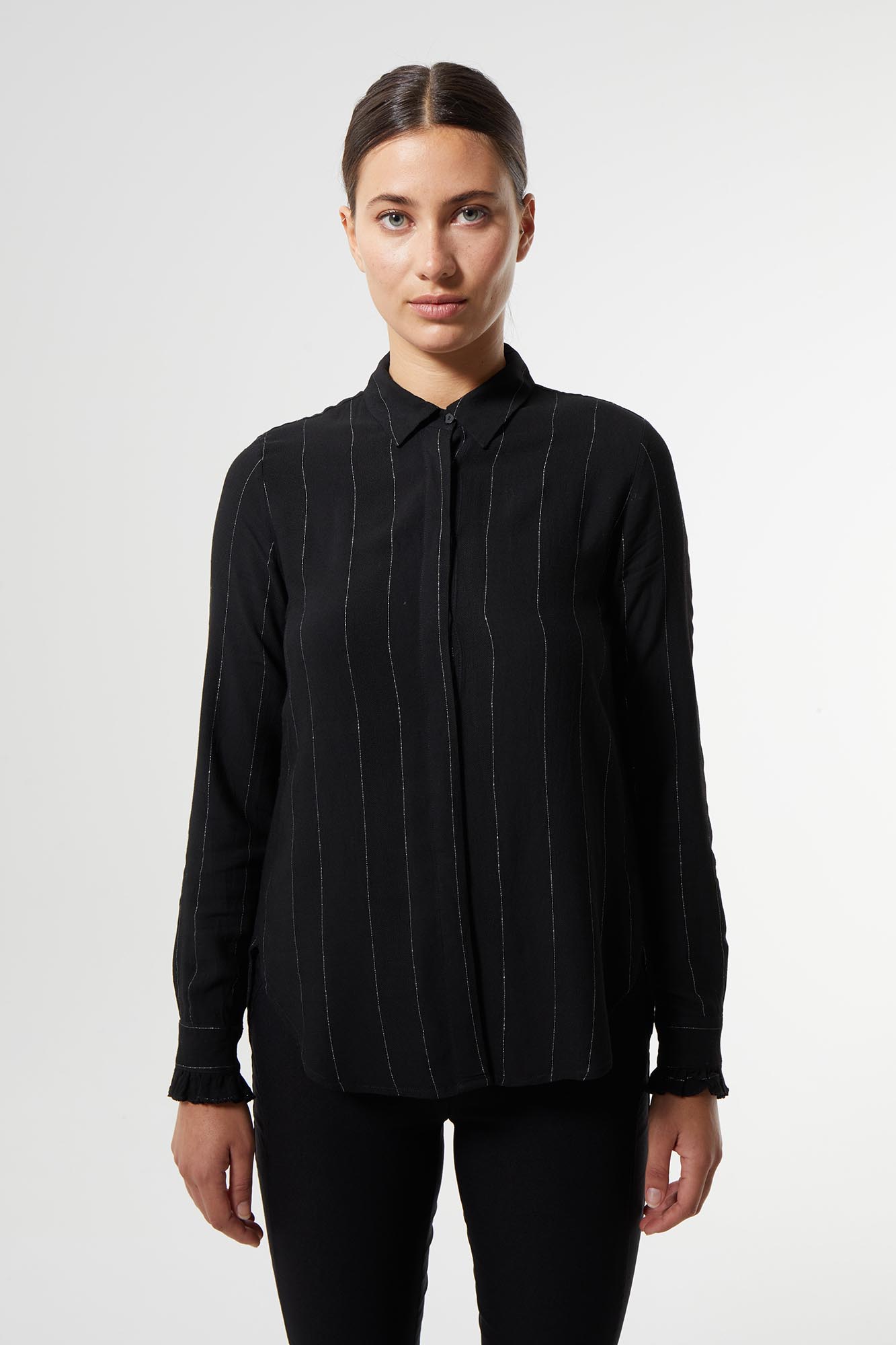 blusa-astral-negro-ted-bodin